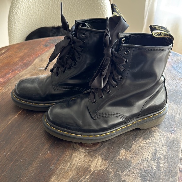 Dr. Martens Black Leather Boots Sz 9 - Picture 2 of 5